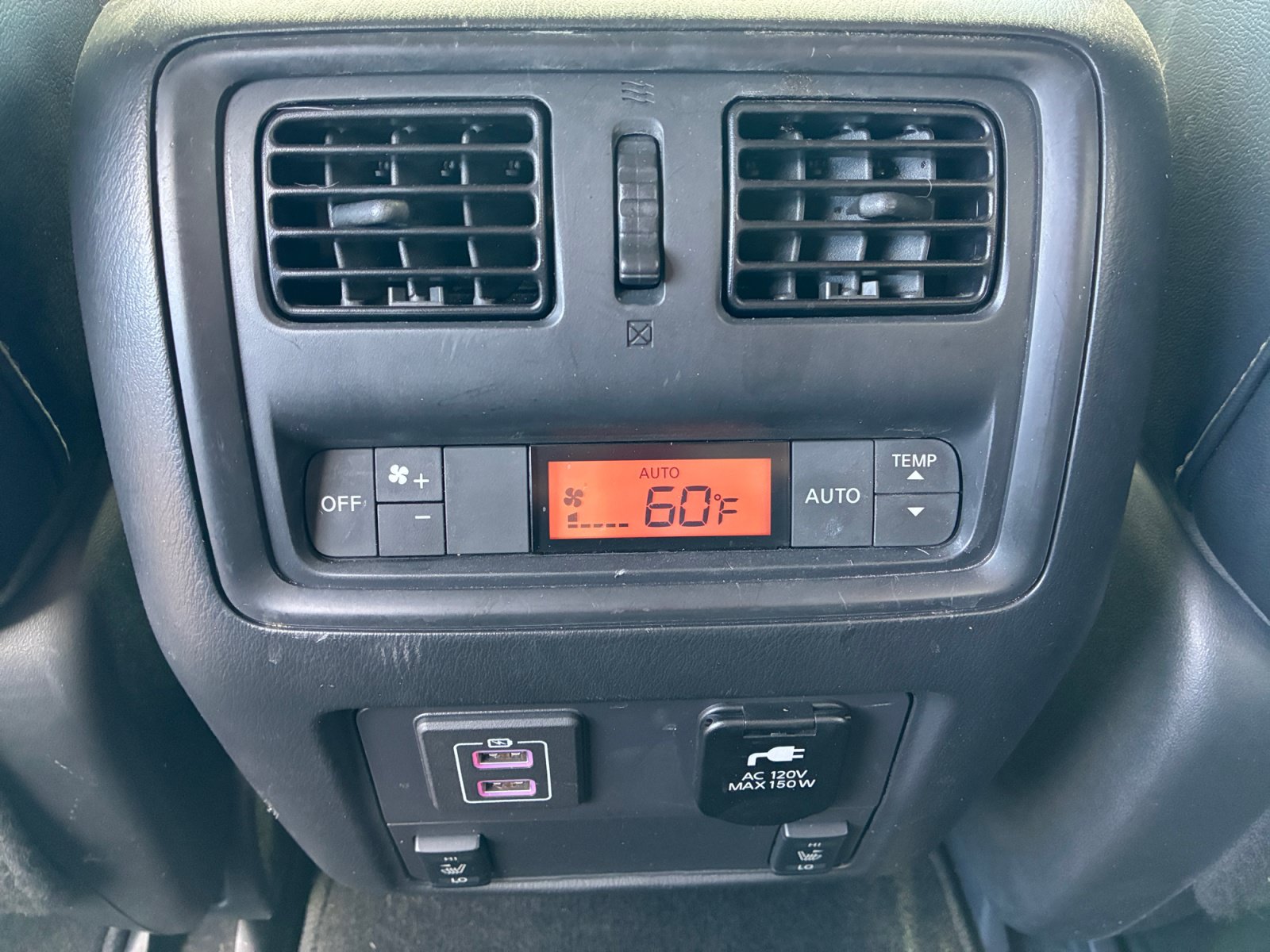 Used 2018 Nissan Pathfinder SL AWD/4WD image 28