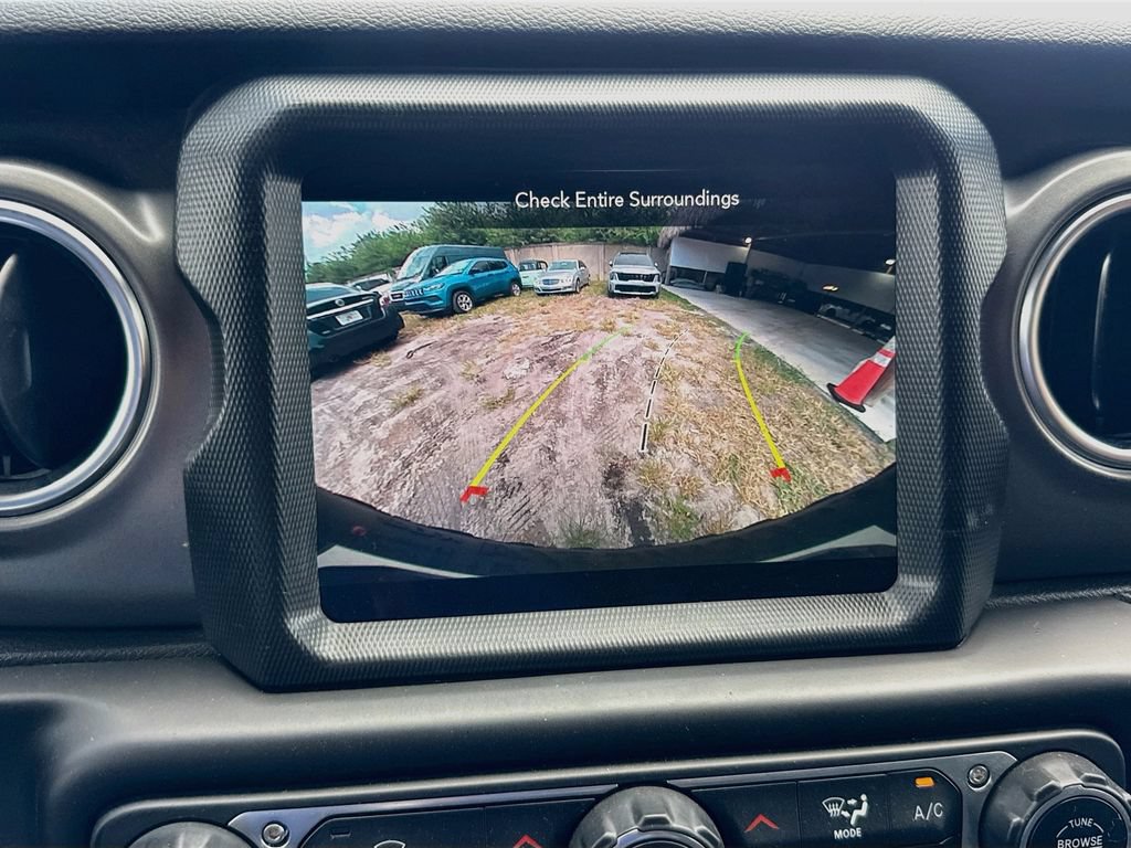 Used 2023 Jeep Wrangler Unlimited Rubicon 4xe AWD/4WD image 16