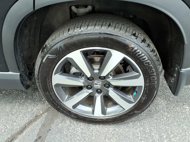 Certified 2025 Honda Pilot Touring image 12