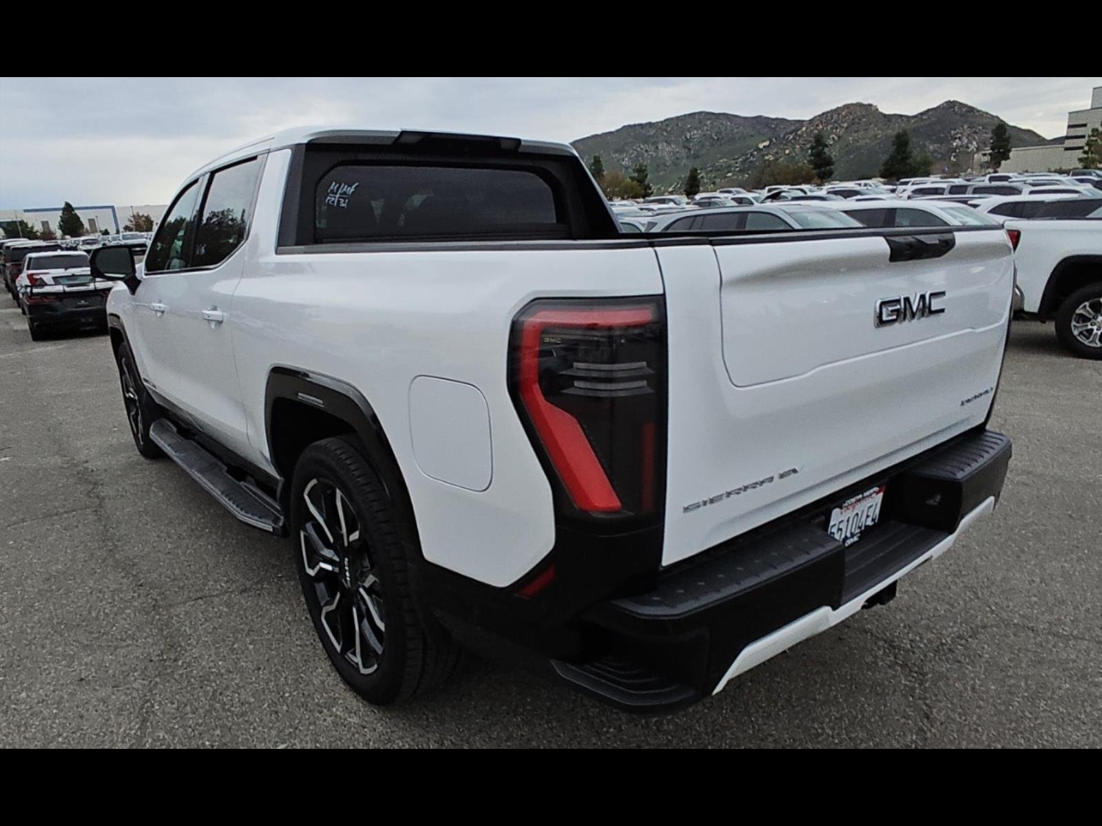 Used 2025 GMC Sierra EV Denali AWD/4WD image 7