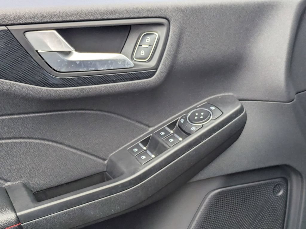 Used 2025 Ford Escape ST-Line AWD/4WD image 16