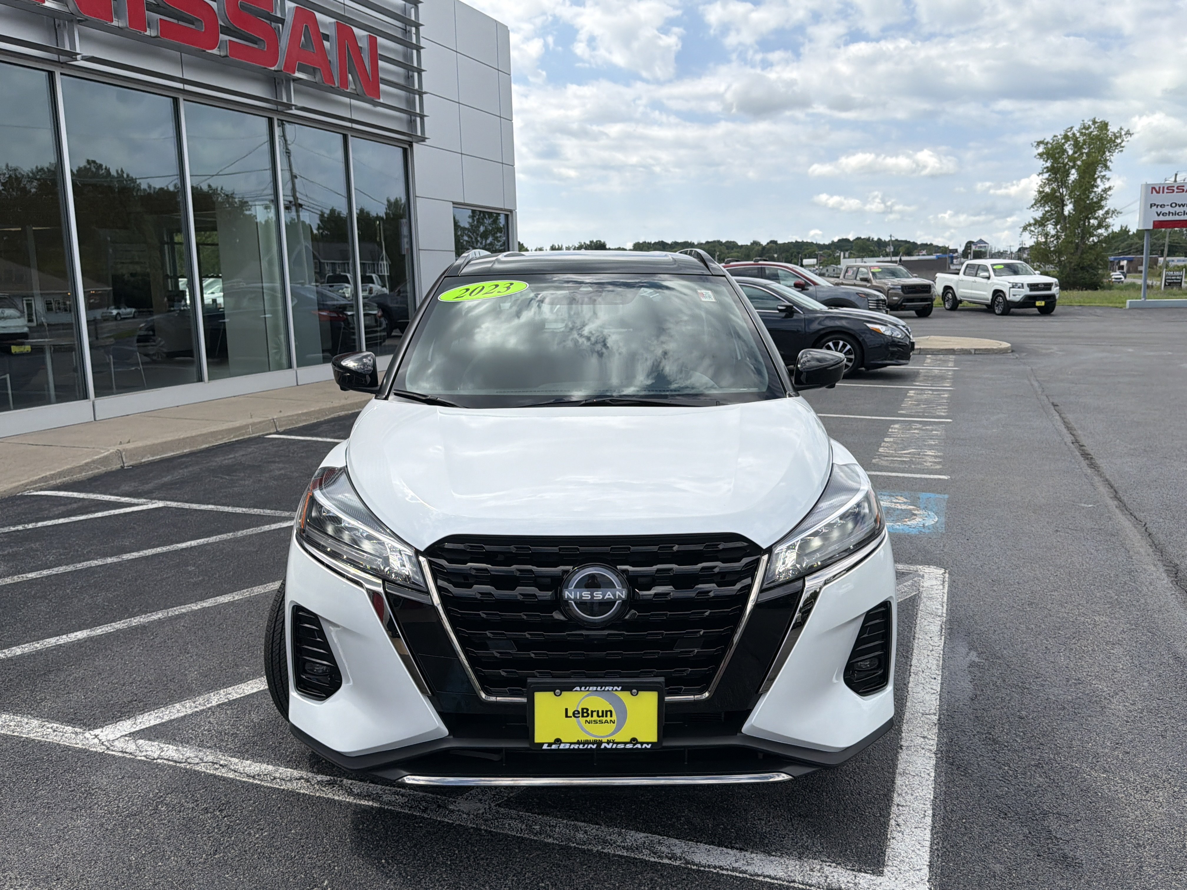 Used 2023 Nissan Kicks SR FWD image 18