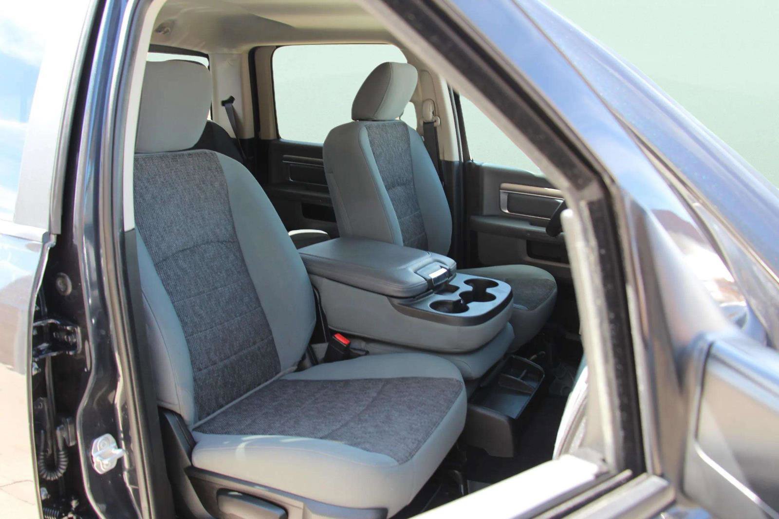 Used 2018 RAM 3500 SLT w/ Protection Group image 30