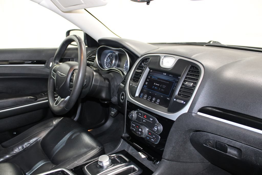 Used 2023 Chrysler 300 Touring AWD/4WD image 33