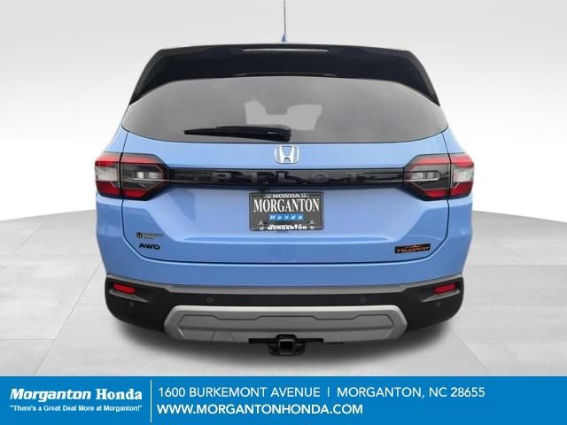 Used 2025 Honda Pilot TrailSport image 7