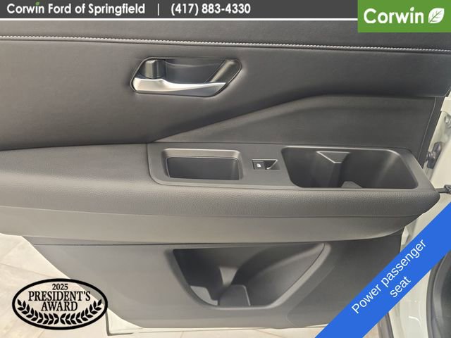 Used 2024 Nissan Pathfinder SL w/ SL Premium Package AWD/4WD image 21