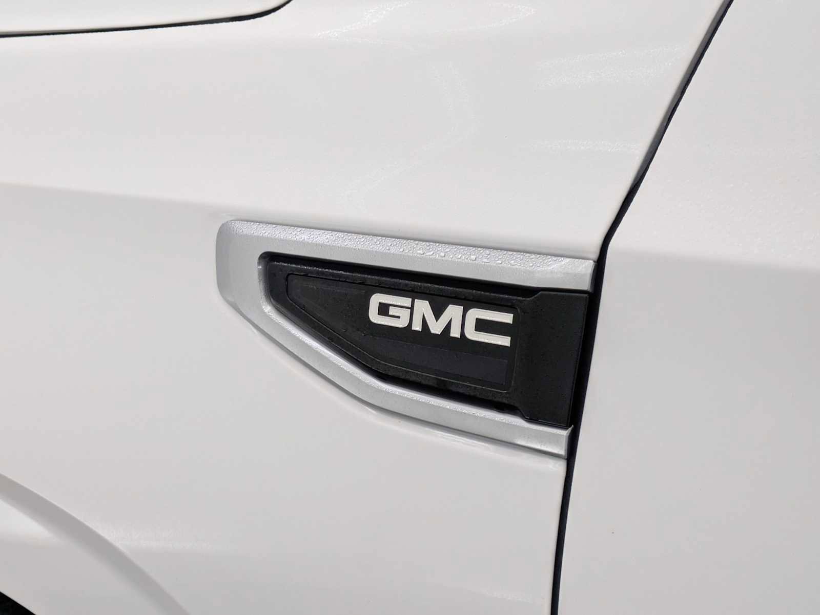 Used 2021 GMC Yukon XL Denali w/ Denali Premium Package image 16