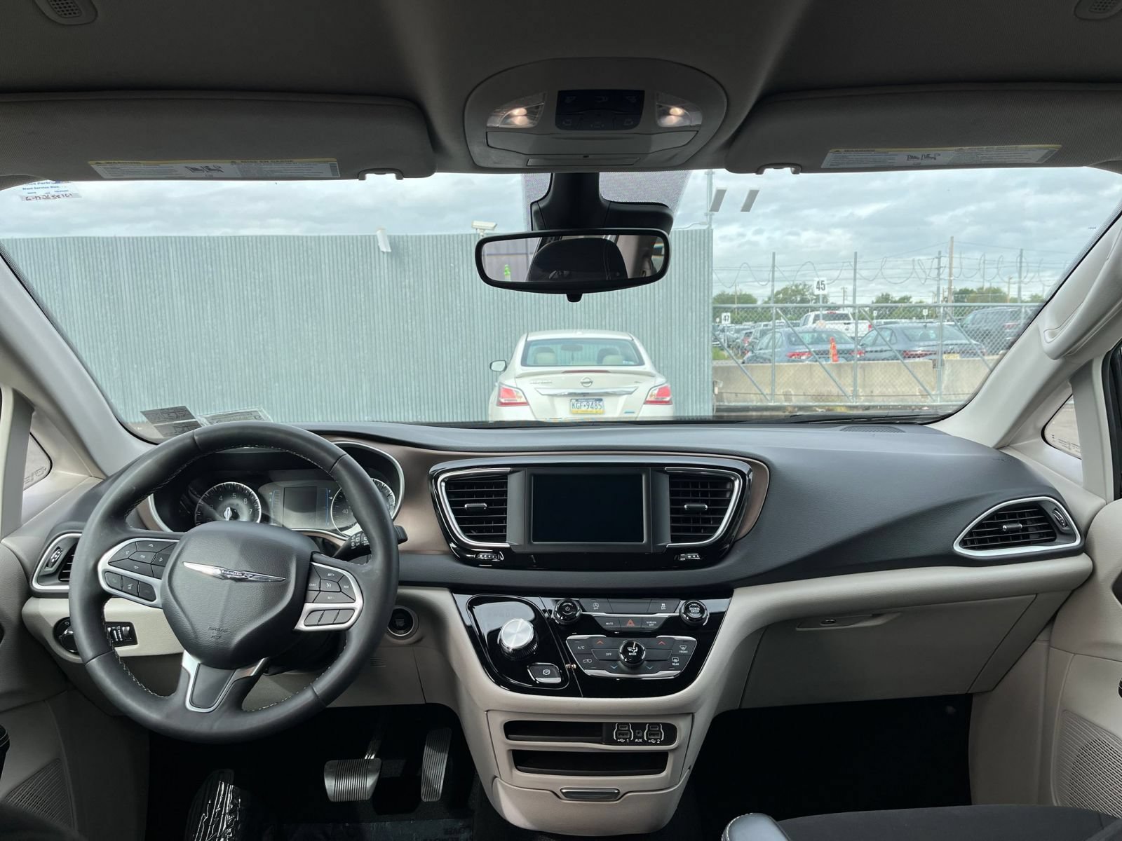 Used 2024 Chrysler Voyager LX FWD image 35