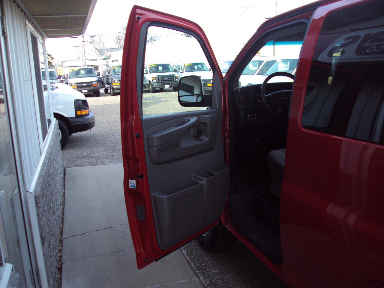 Used 2013 Chevrolet Express 1500 LT w/ LT Preferred Equipment Group AWD/4WD image 16