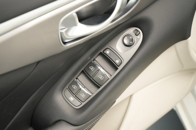 Used 2015 INFINITI Q50 AWD w/ Navigation Package image 28