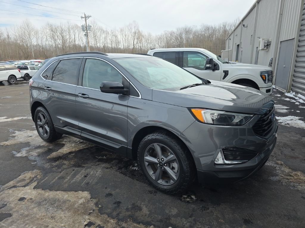 Used 2022 Ford Edge SEL w/ Sport Appearance Package image 4