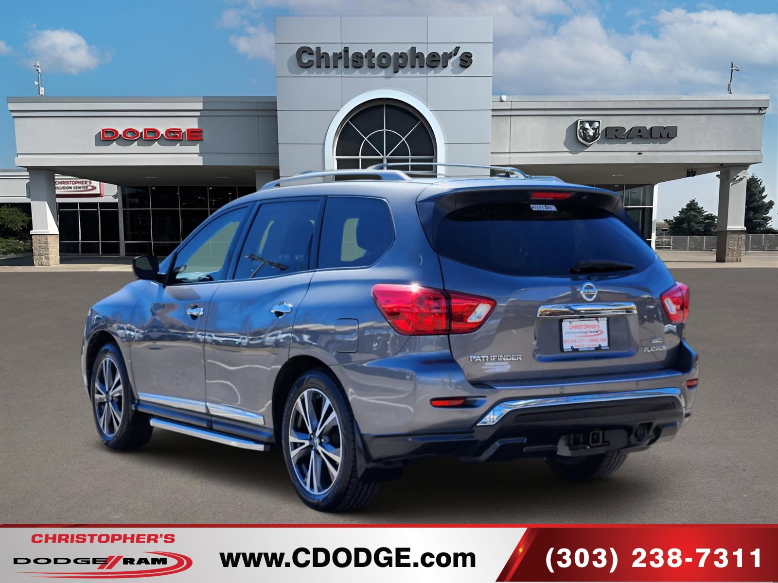 Used 2018 Nissan Pathfinder Platinum image 5