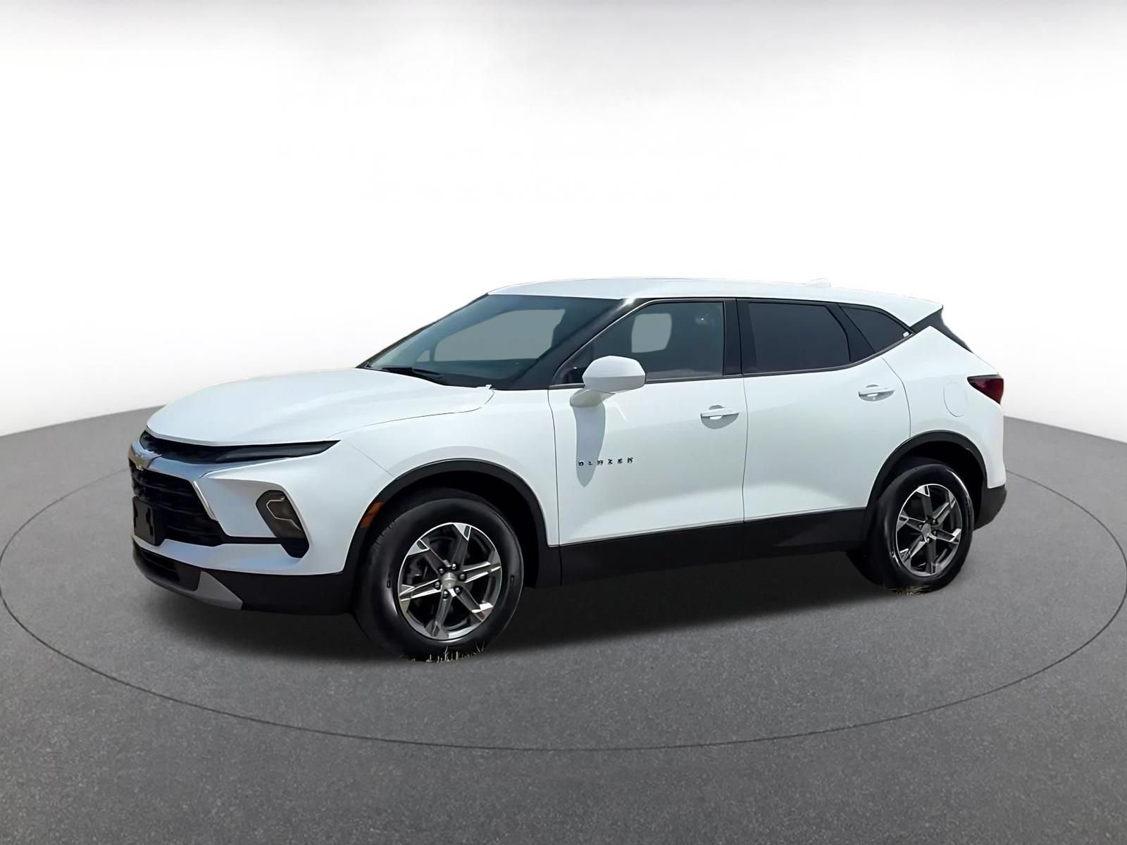 Used 2025 Chevrolet Blazer LT FWD image 6