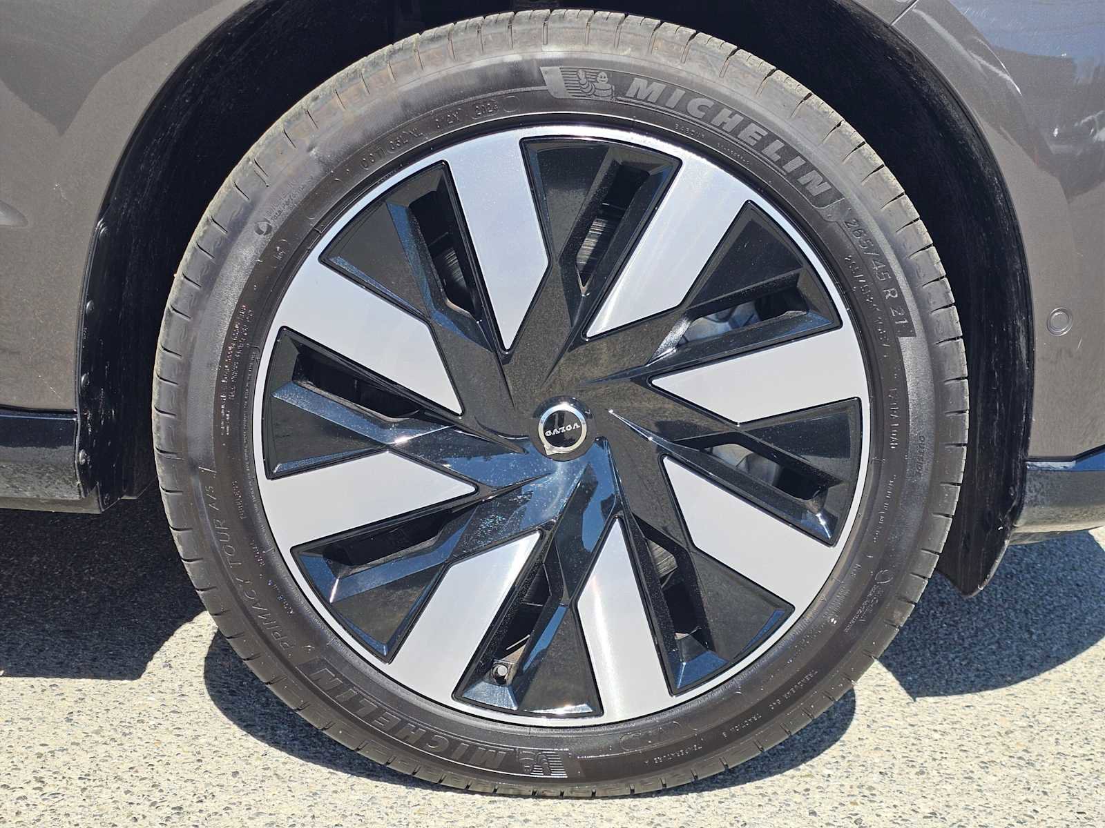 Used 2025 Volvo EX90 Ultra image 9