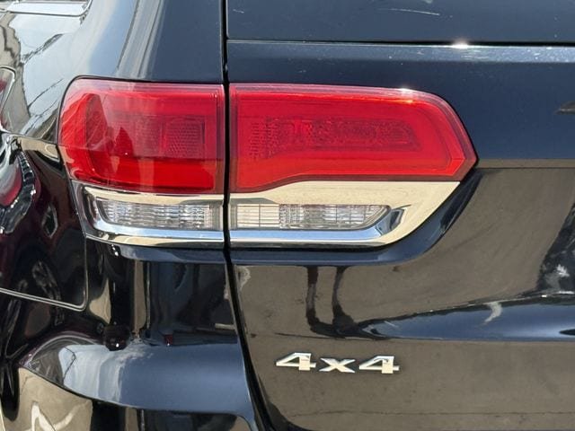 Used 2017 Jeep Grand Cherokee Limited AWD/4WD image 6