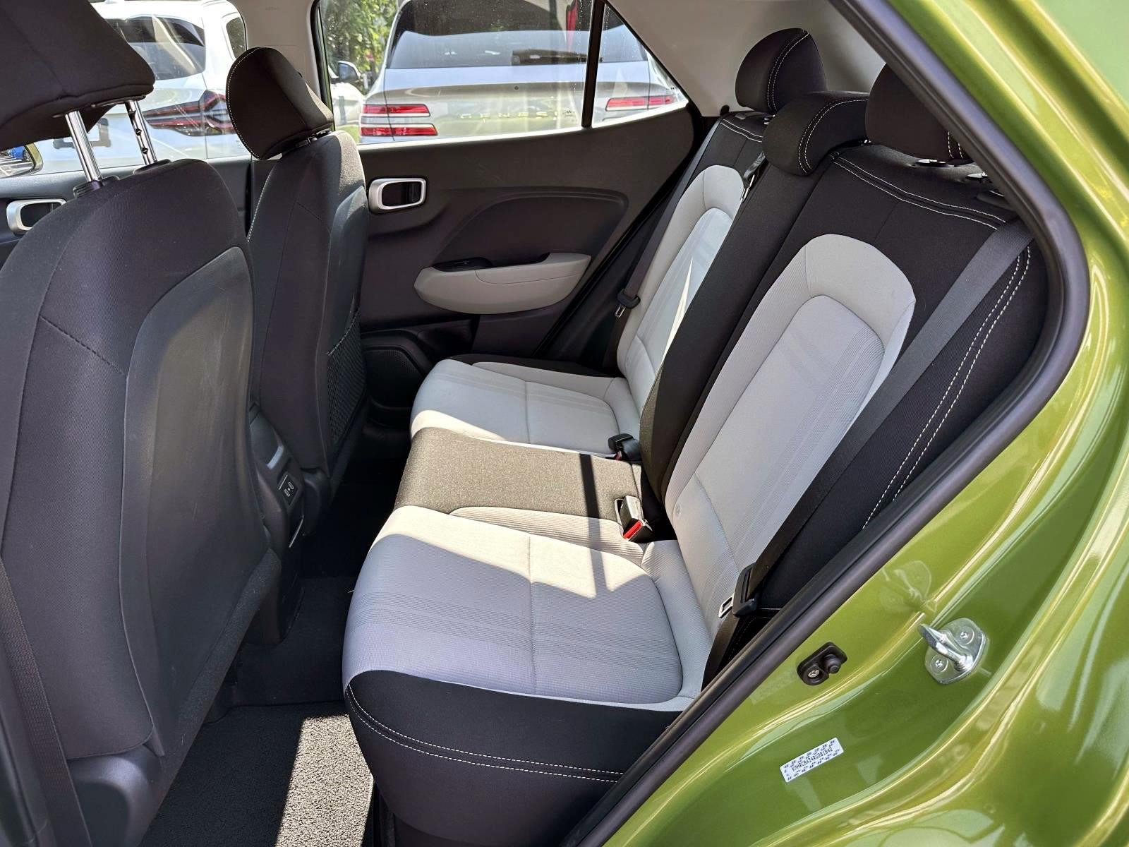 Used 2024 Hyundai Venue SEL FWD image 13