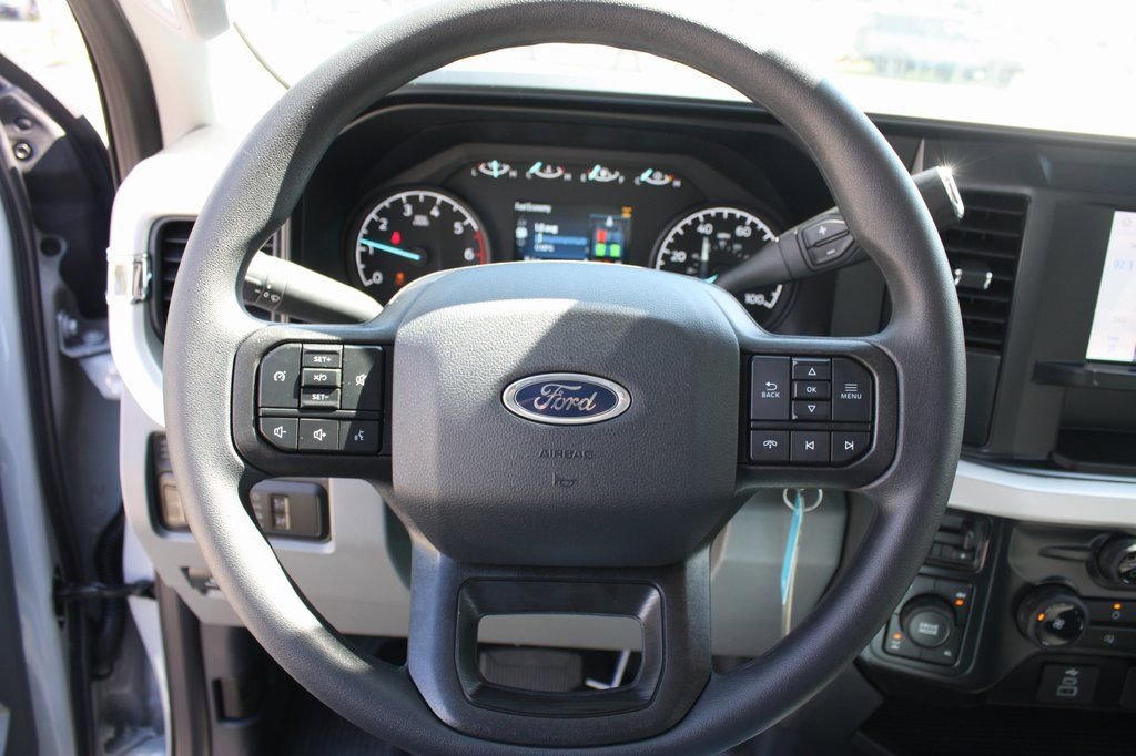 New 2026 Ford F250 XL w/ XL Chrome Package image 19