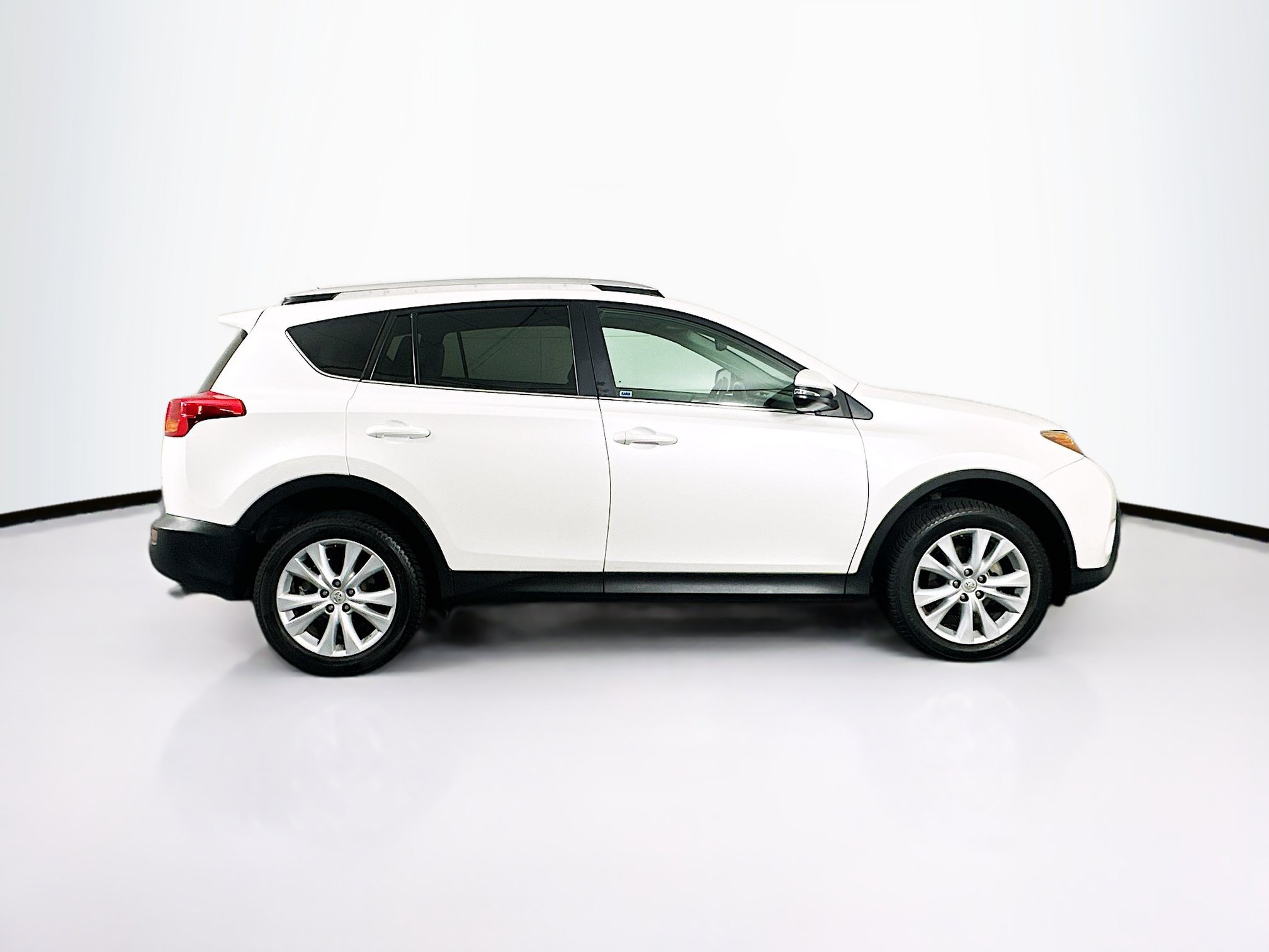 Used 2013 Toyota RAV4 Limited AWD/4WD image 10