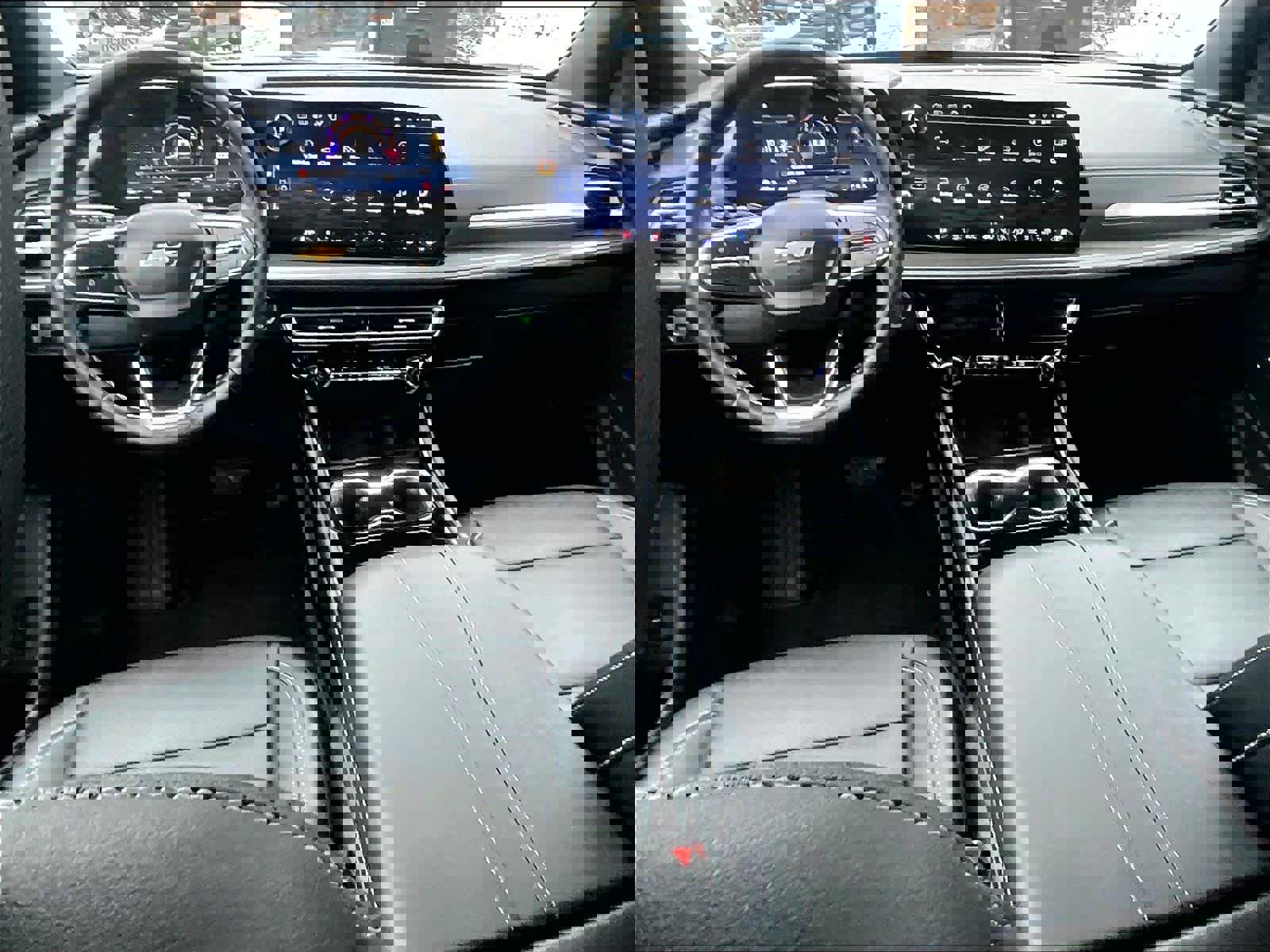 Used 2026 Chevrolet Traverse LT image 21