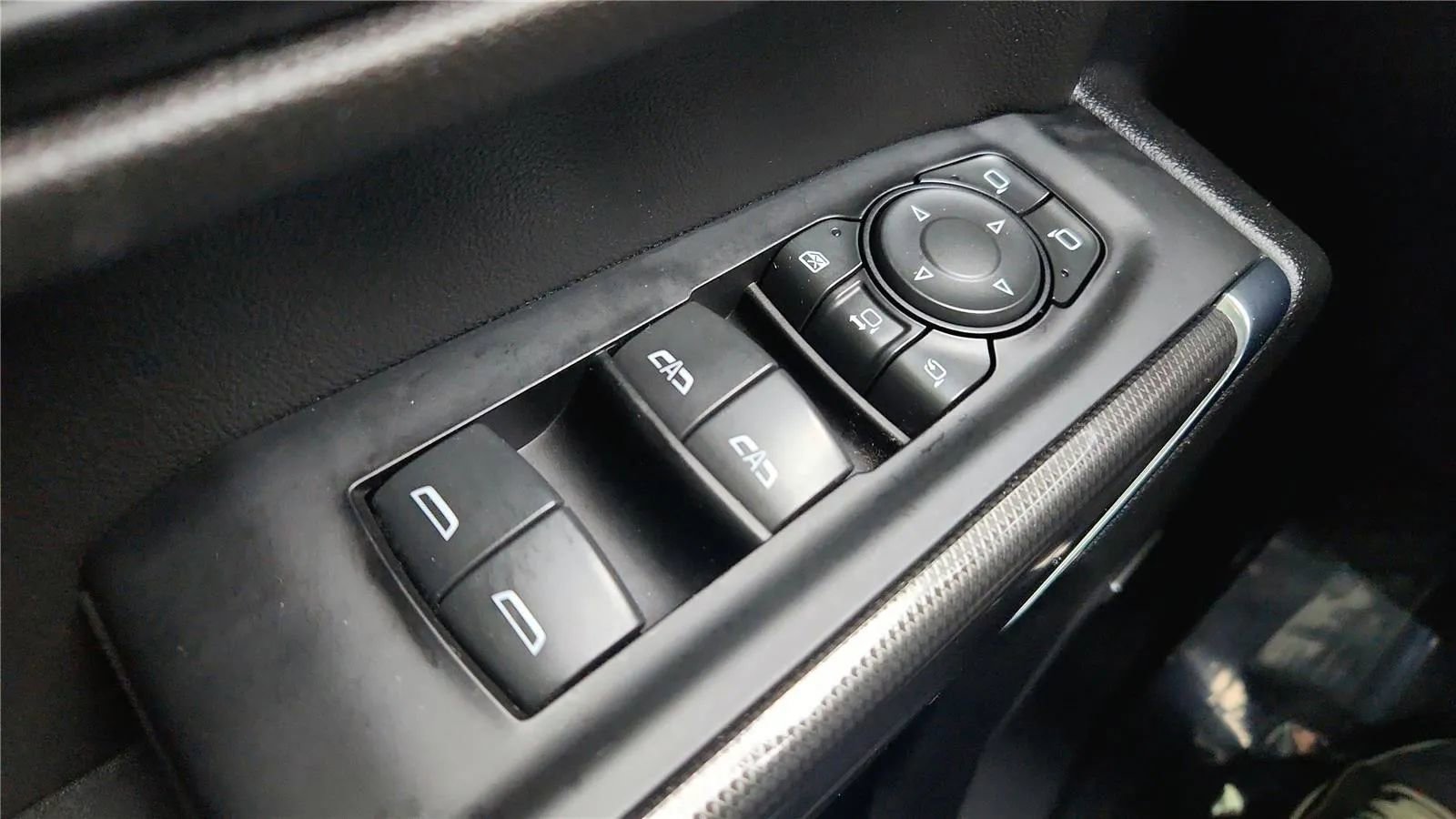 Used 2022 GMC Sierra 2500 AT4 w/ AT4 Premium Plus Package AWD/4WD image 16