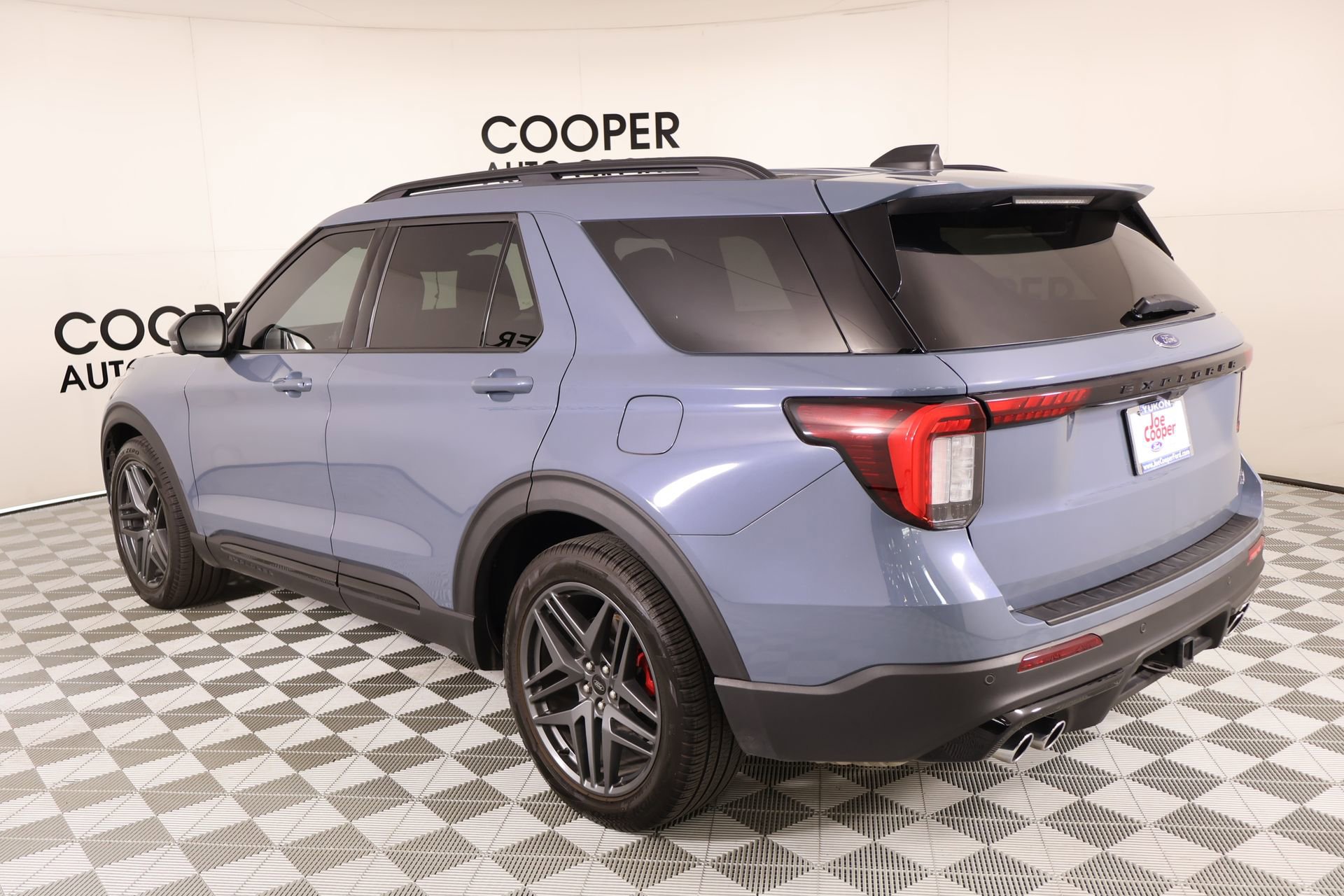 Used 2025 Ford Explorer ST w/ Sun And Sound Package AWD/4WD image 25