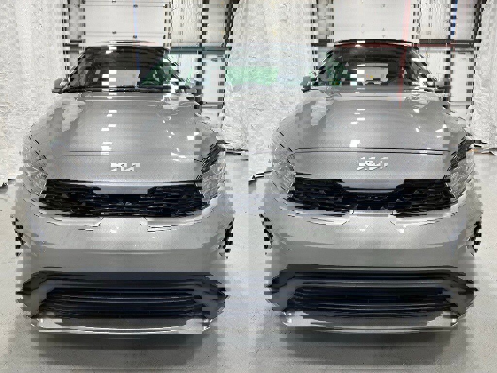 Used 2024 Kia Forte LXS image 2