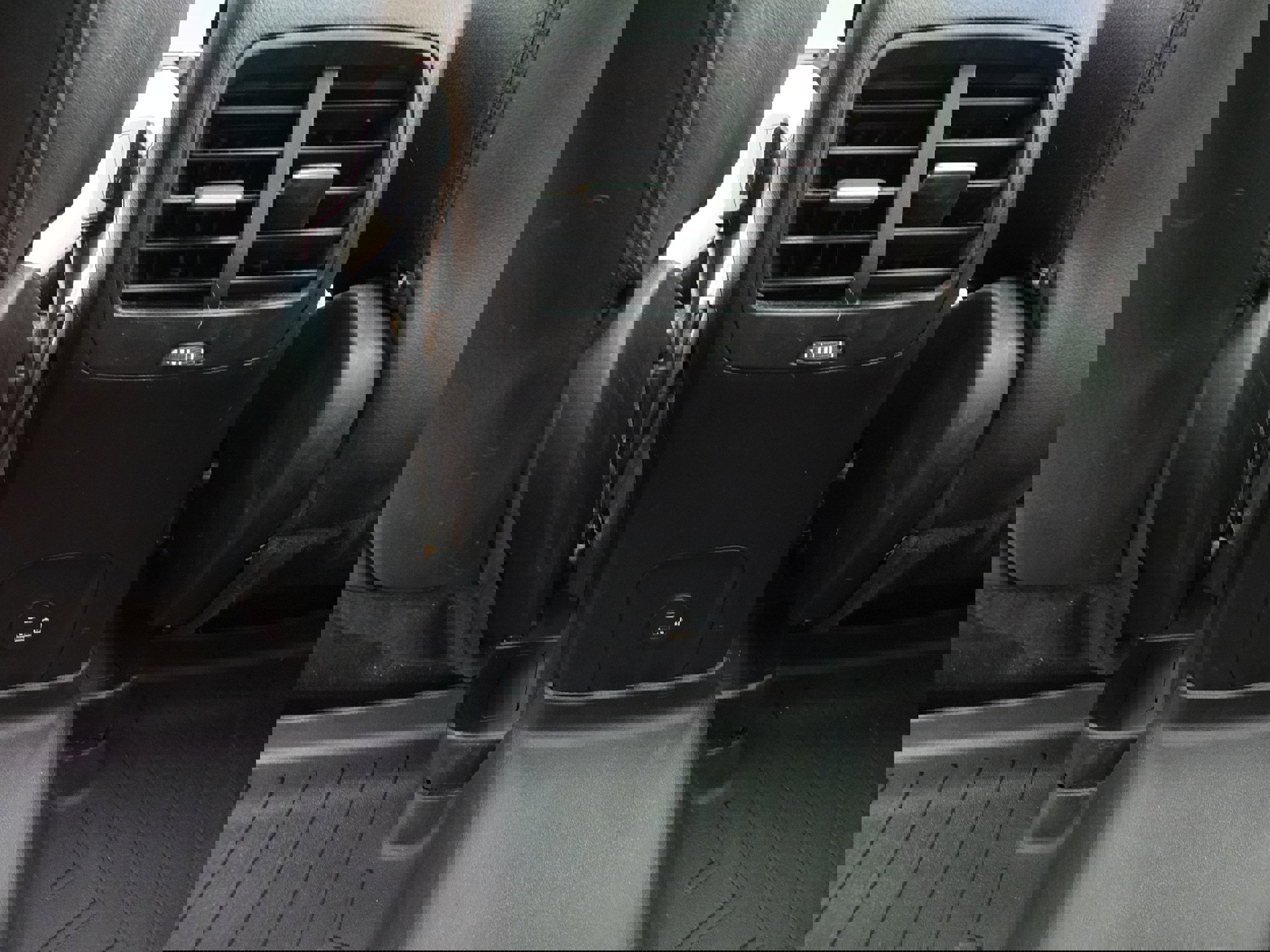 Used 2021 Ford Escape SEL w/ Technology Package image 19