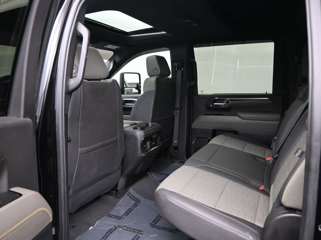 Used 2024 Chevrolet Silverado 2500 ZR2 w/ Technology Package image 29