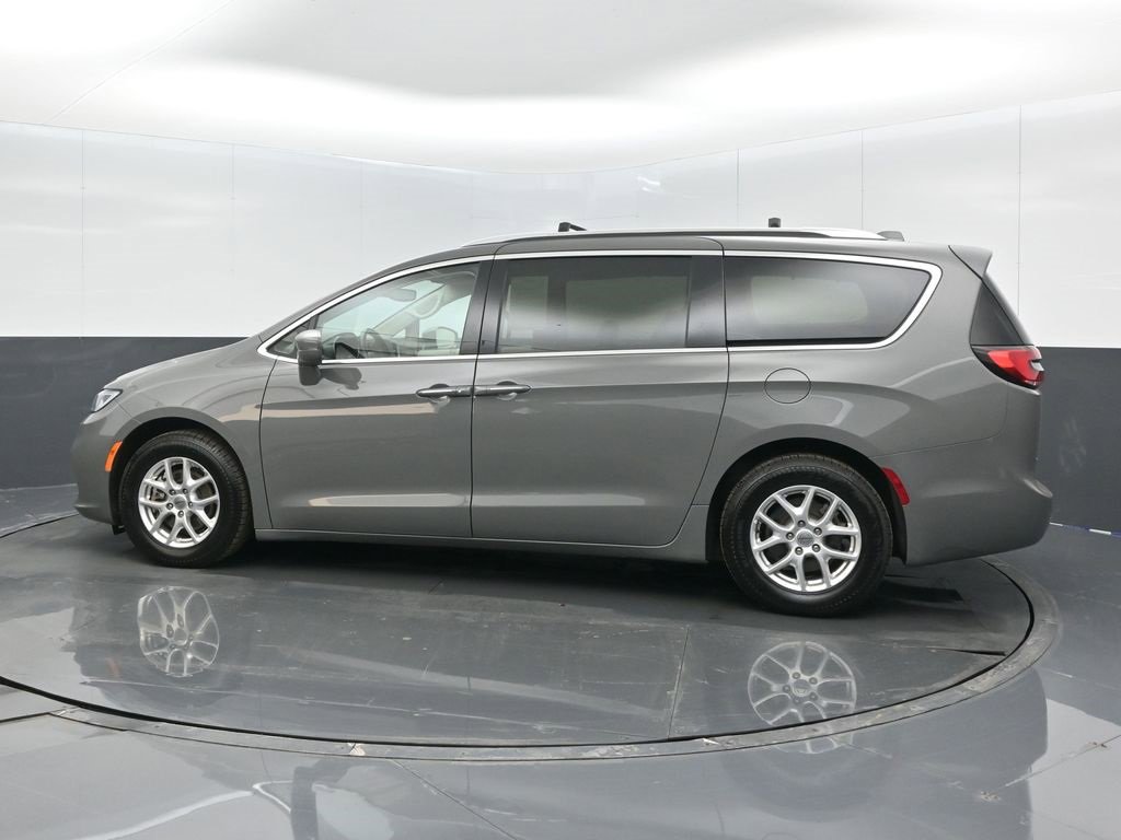 Used 2021 Chrysler Pacifica Touring-L image 13