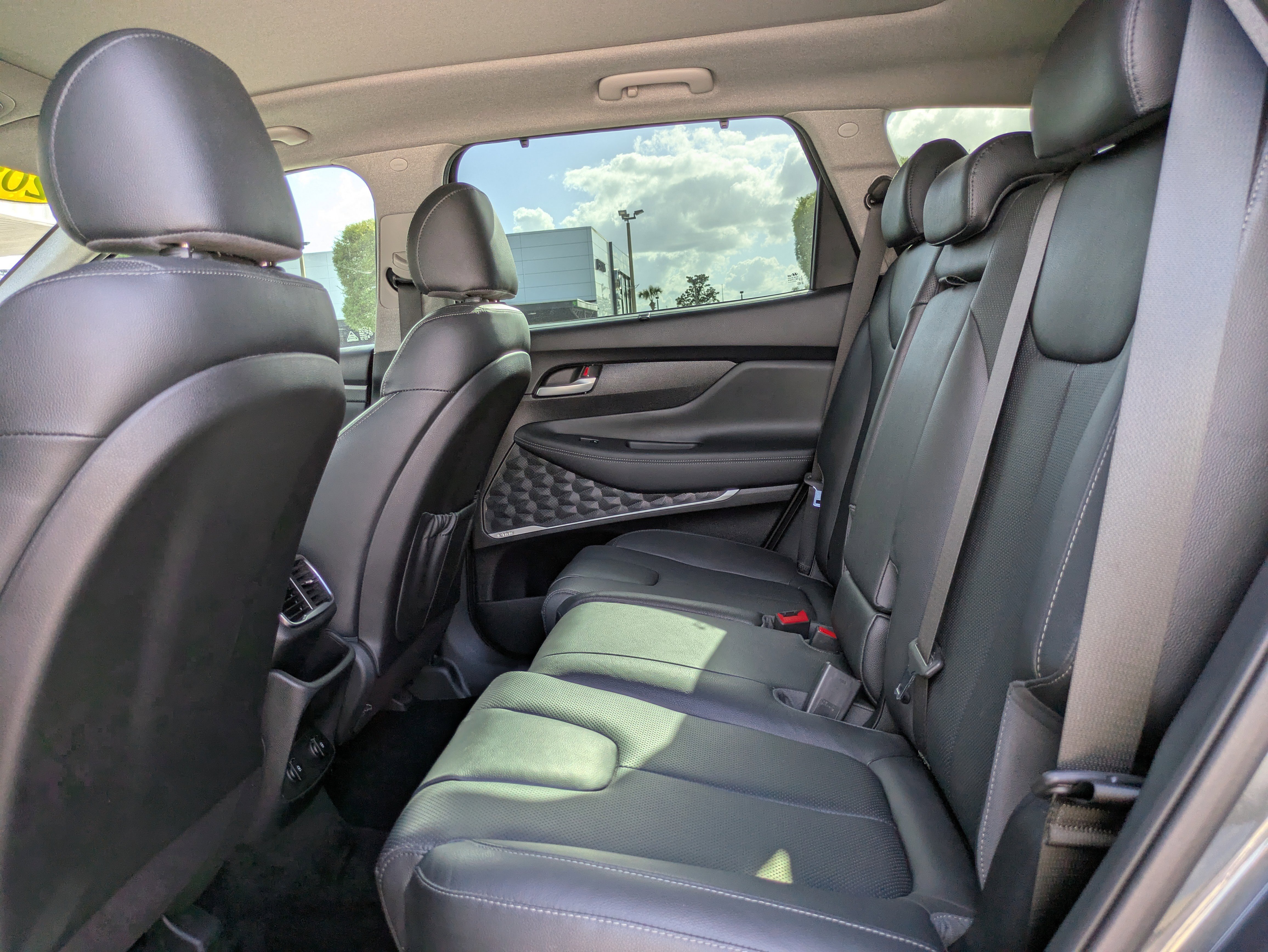 Used 2020 Hyundai Santa Fe SEL image 15