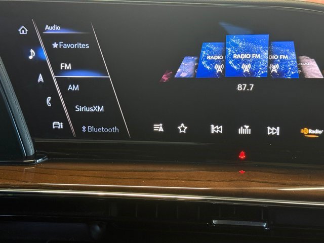 Certified 2023 Cadillac Escalade Sport Platinum w/ LPO, ONYX Package AWD/4WD image 6