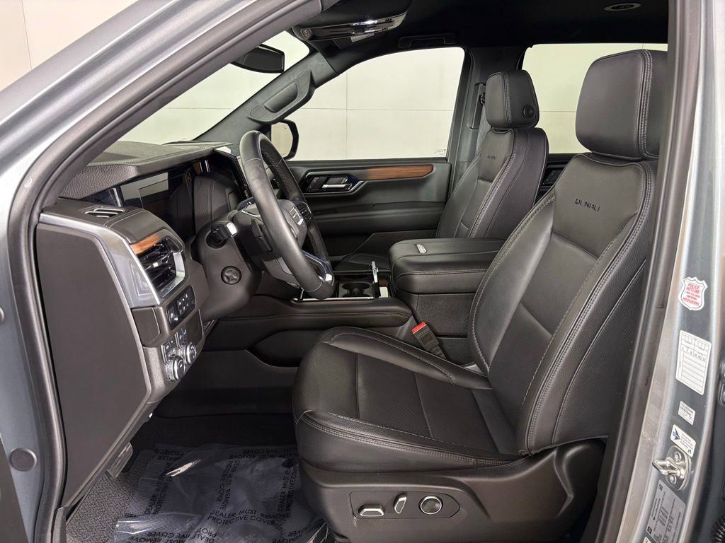 Used 2025 GMC Yukon Denali image 17