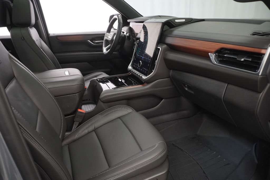 Used 2025 GMC Yukon Denali w/ Denali Reserve Package image 52