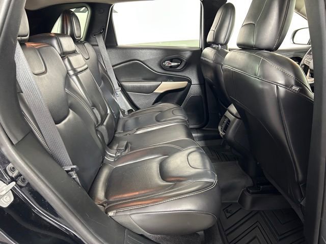 Used 2018 Jeep Cherokee Limited AWD/4WD image 12