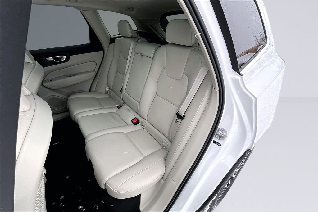 Certified 2023 Volvo XC60 B5 Plus image 21
