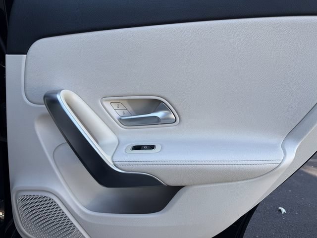Used 2022 Mercedes-Benz A 220 4MATIC image 30