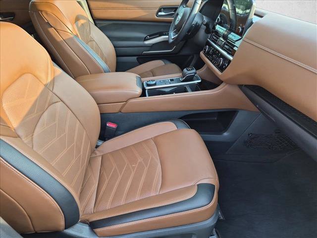 Used 2023 Nissan Pathfinder Platinum w/ Cargo Package AWD/4WD image 22