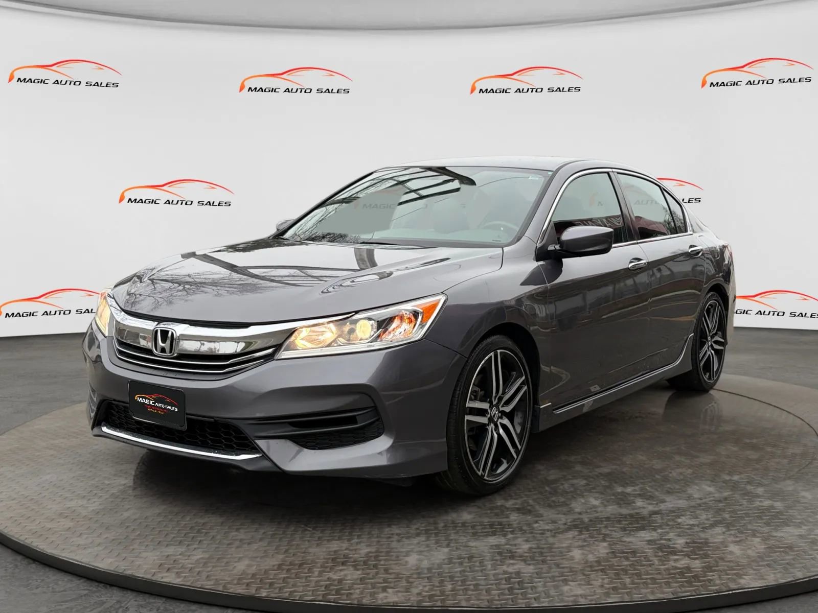 Used 2017 Honda Accord Sport image 1