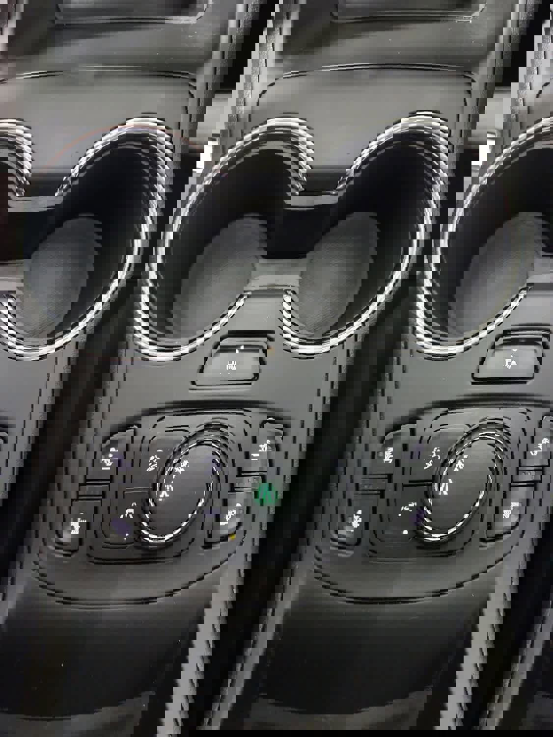 Used 2022 GMC Terrain SLT w/ Tech Package image 21