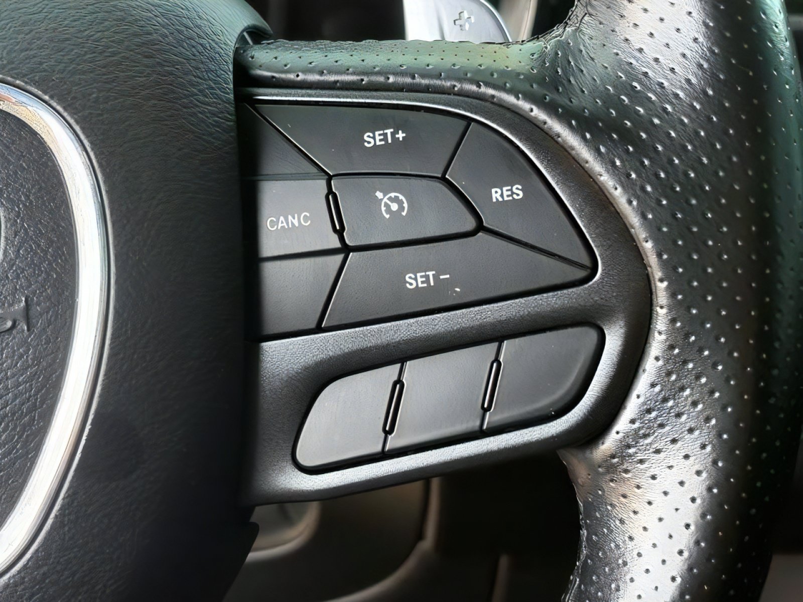Used 2022 Dodge Durango GT w/ Blacktop Package RWD image 14