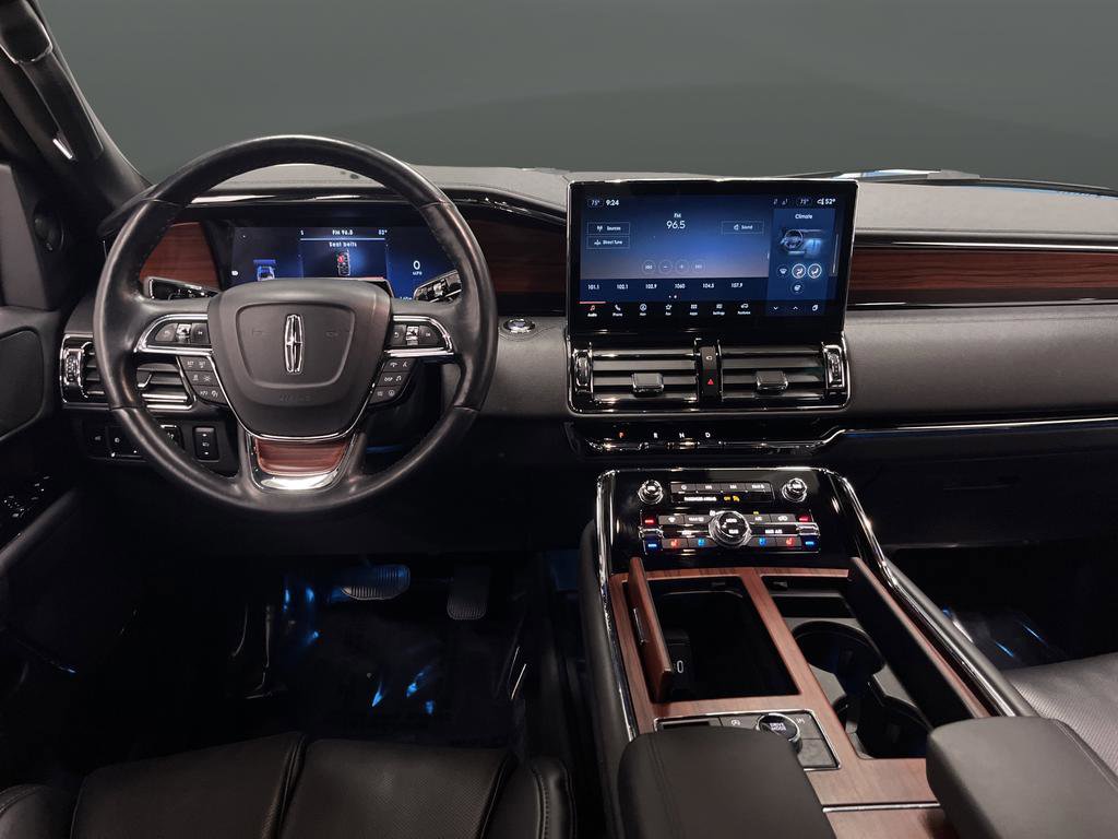 Used 2024 Lincoln Navigator Premiere image 9