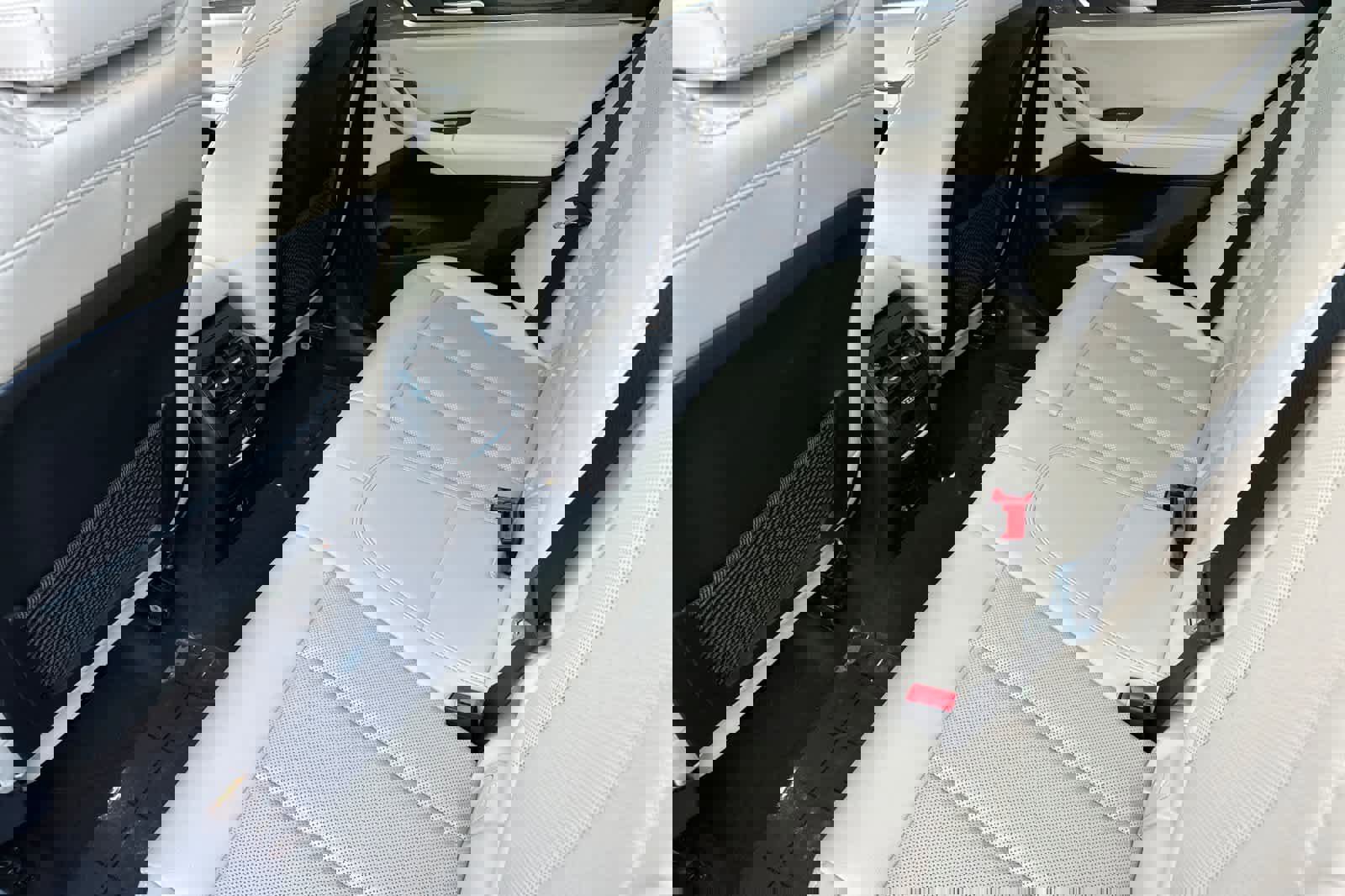 Certified 2023 BMW X3 xDrive30i w/ Premium Package image 4