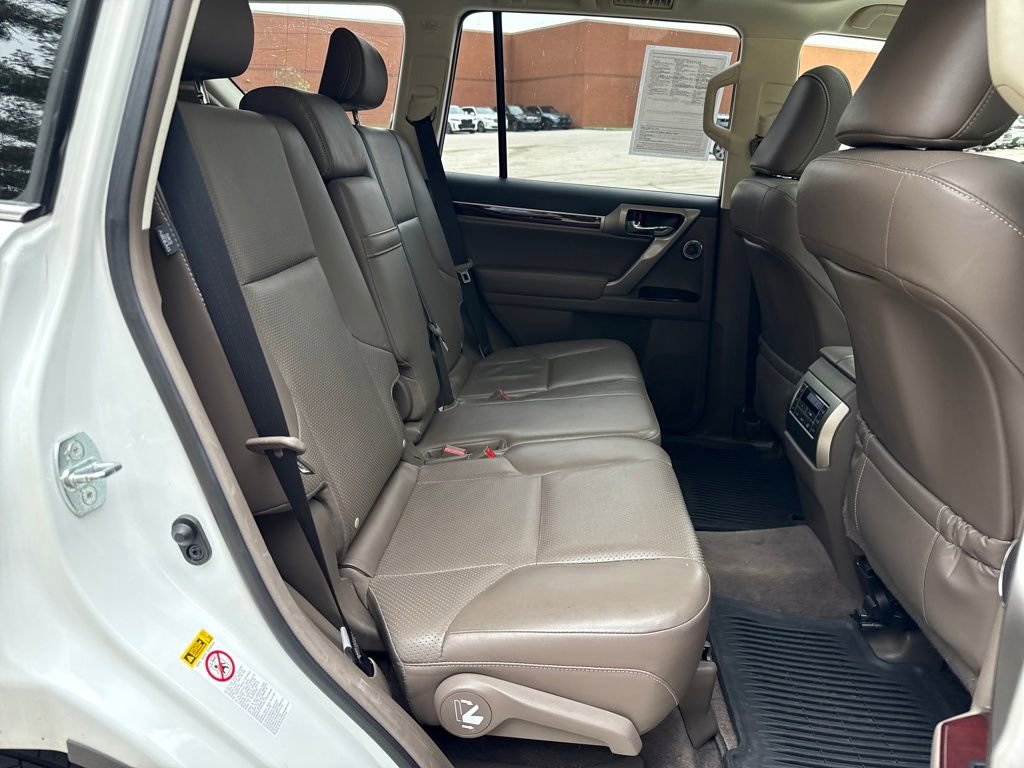 Used 2018 Lexus GX 460 Luxury w/ Preferred Accessory Package image 25