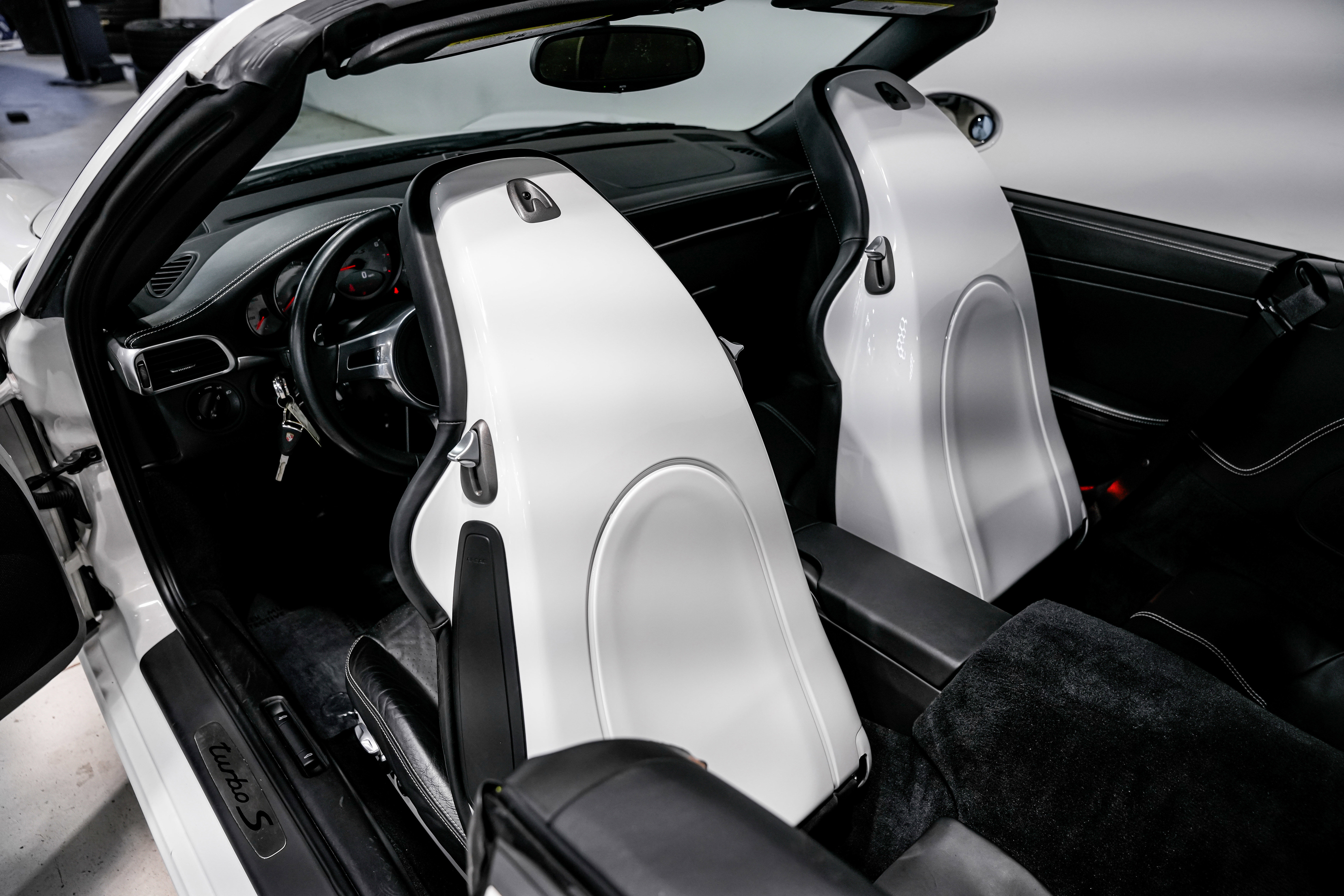 Used 2011 Porsche 911 Turbo S image 23