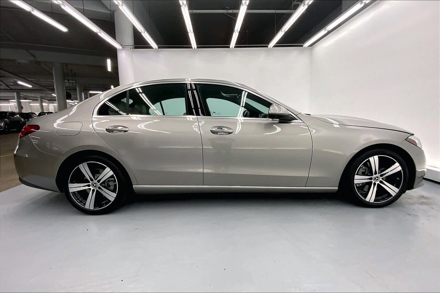 Used 2023 Mercedes-Benz C 300 Sedan image 6