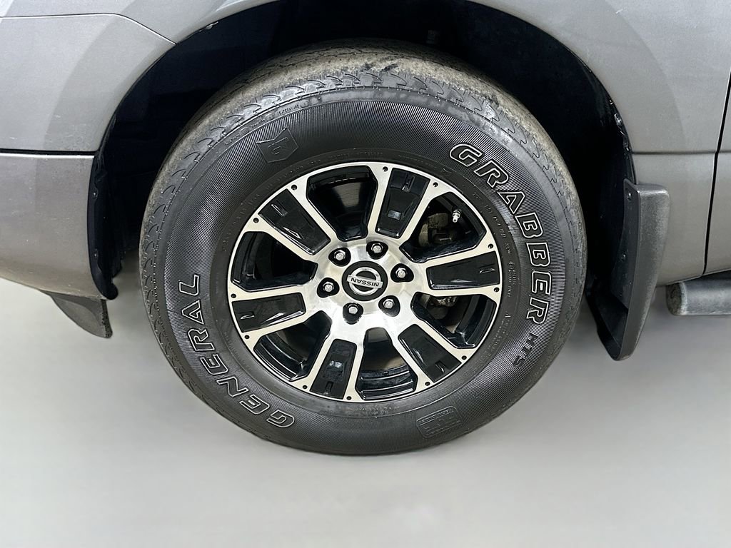 Used 2021 Nissan Titan SV w/ SV Convenience Package image 8