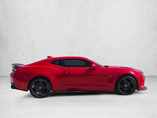 Used 2018 Chevrolet Camaro SS RWD image 4