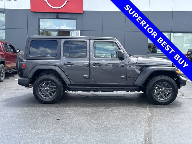 Used 2025 Jeep Wrangler Unlimited Sport AWD/4WD image 2