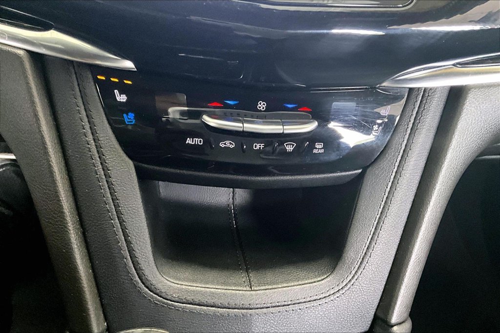 Used 2022 Cadillac XT6 Sport w/ Technology Package AWD/4WD image 15