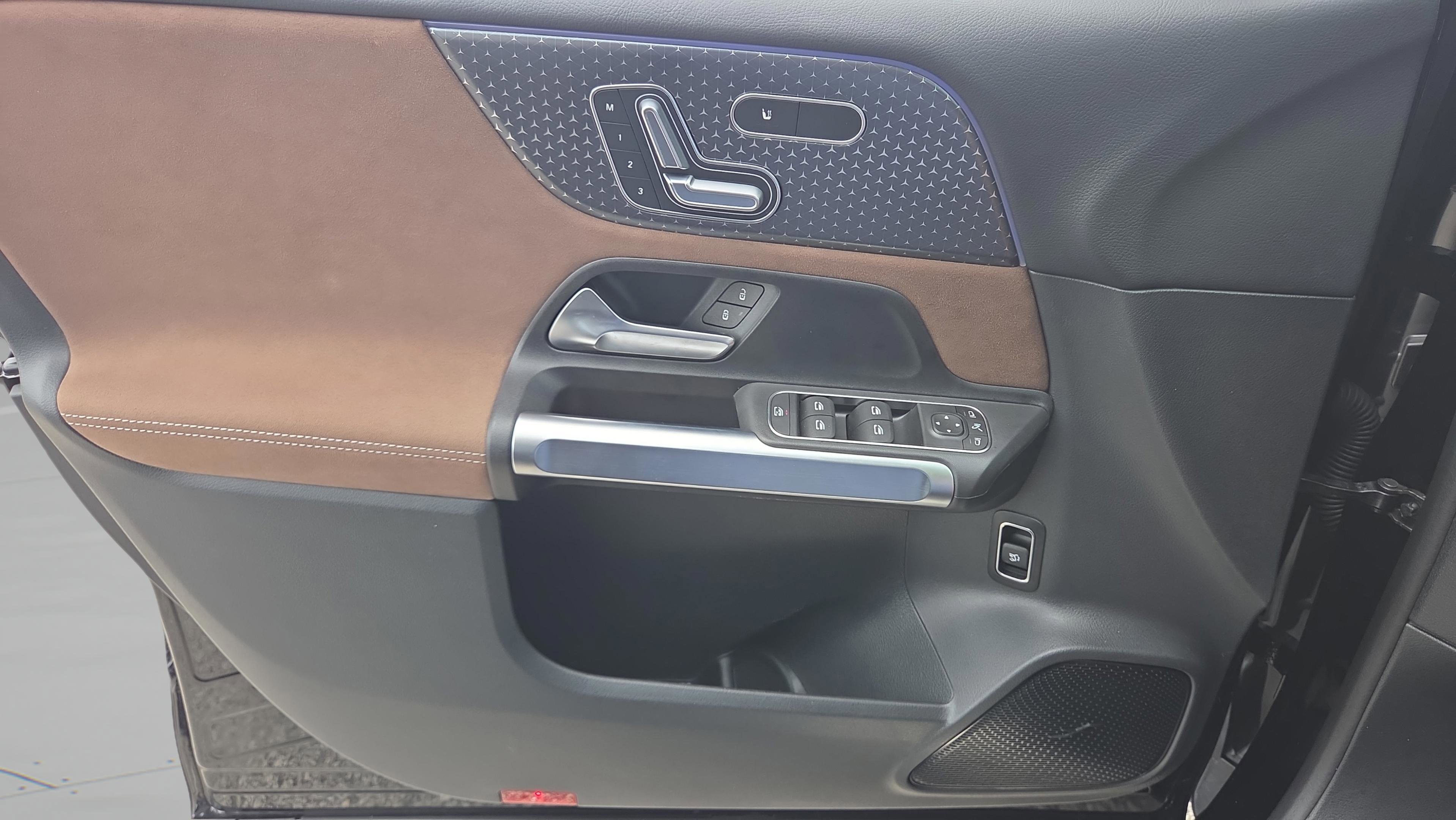 Used 2026 Mercedes-Benz GLB 250 image 37